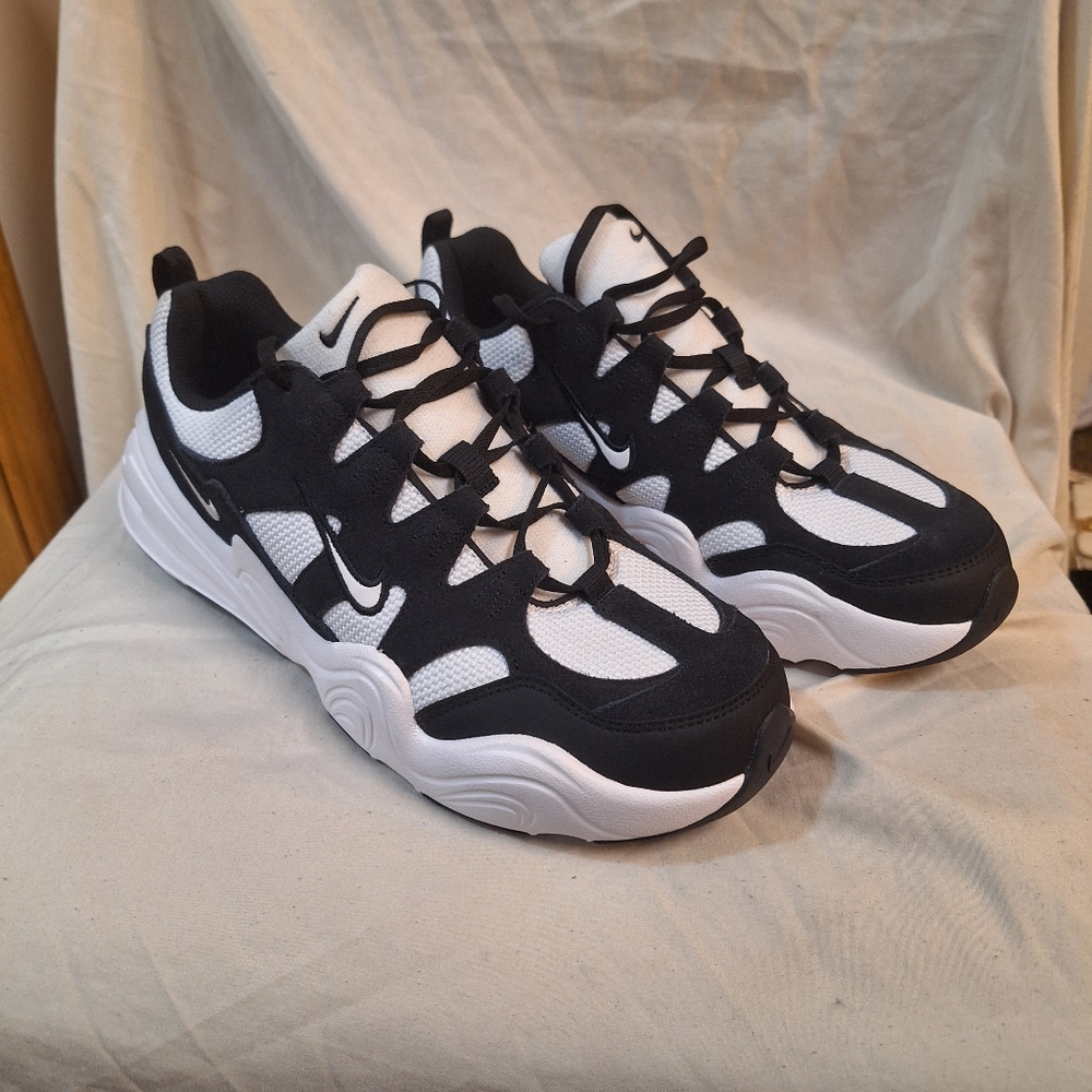 Nike tech hera shoes men's size 10.5 brand new